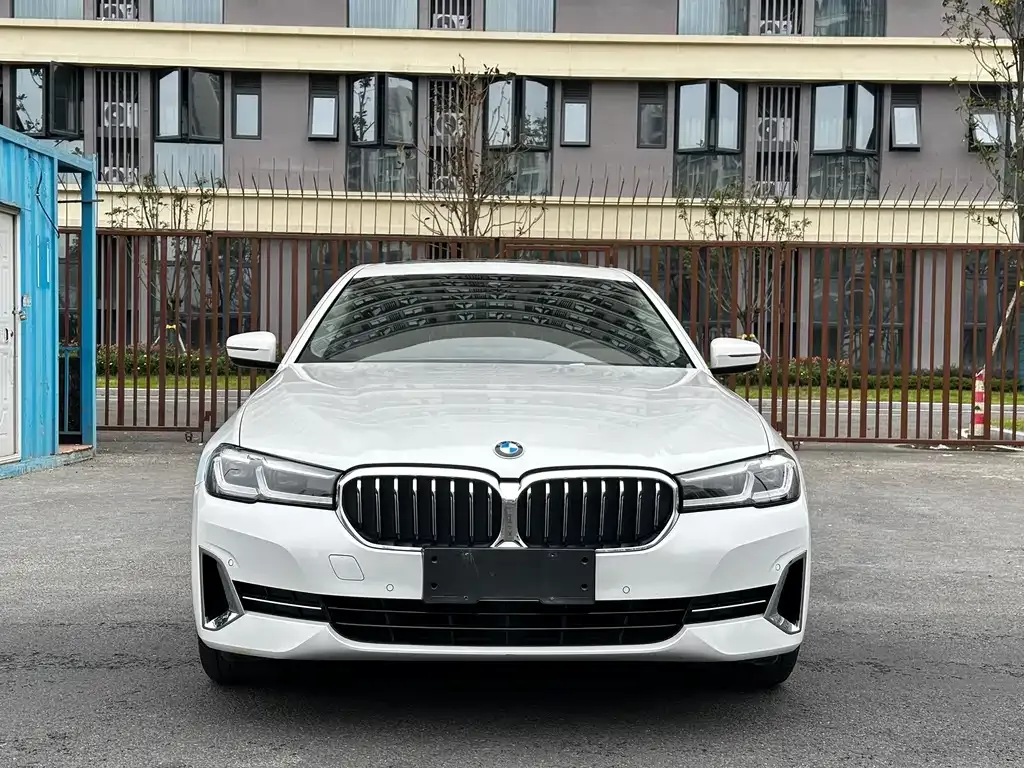 BMW 5 Series — фото 2