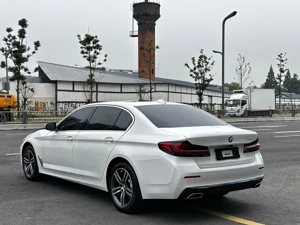 BMW 5 Series — фото 4