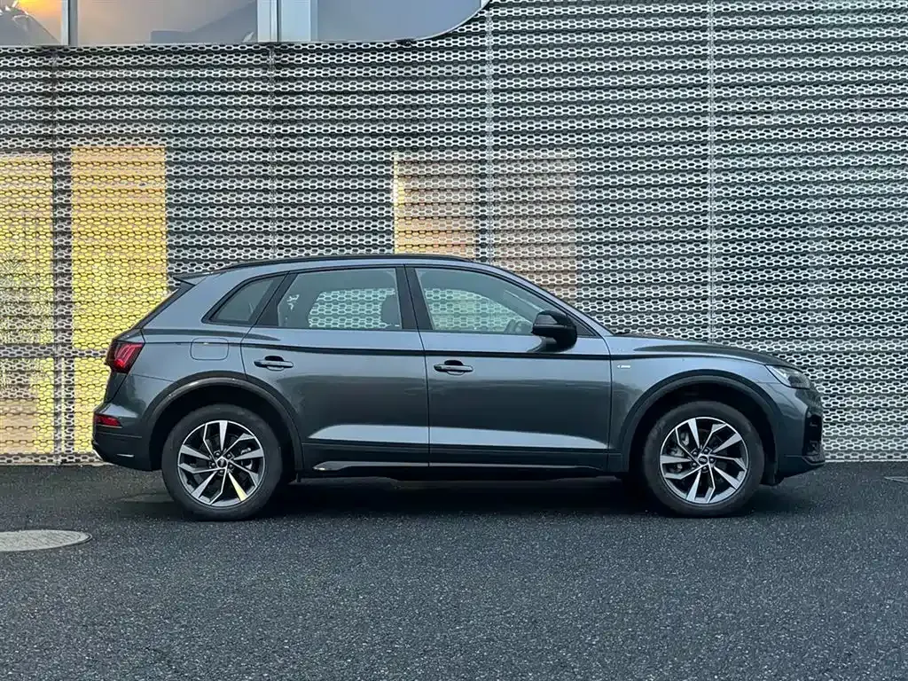 Audi Q5L — фото 4