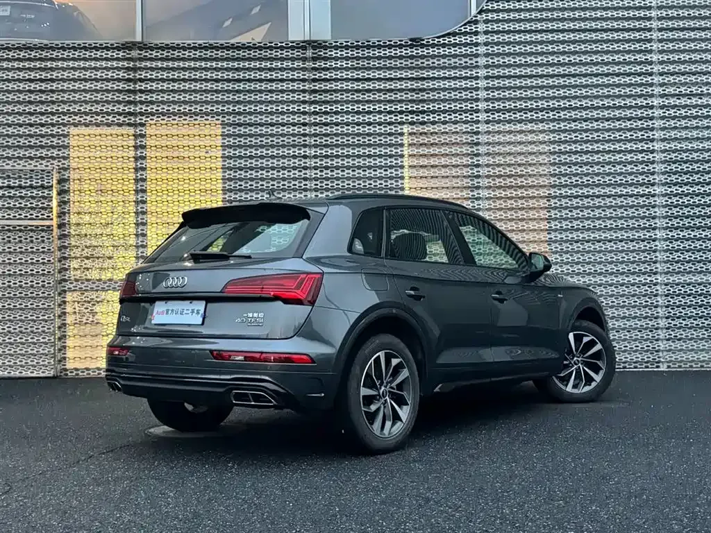 Audi Q5L — фото 7