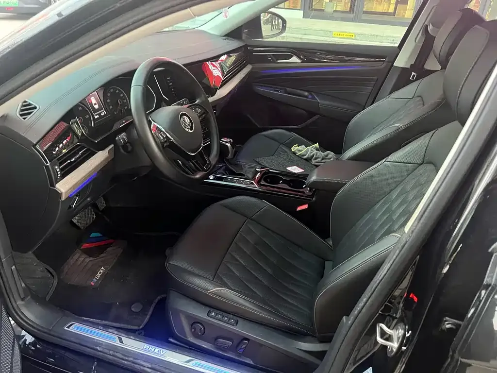 Volkswagen Passat New Energy — фото 2