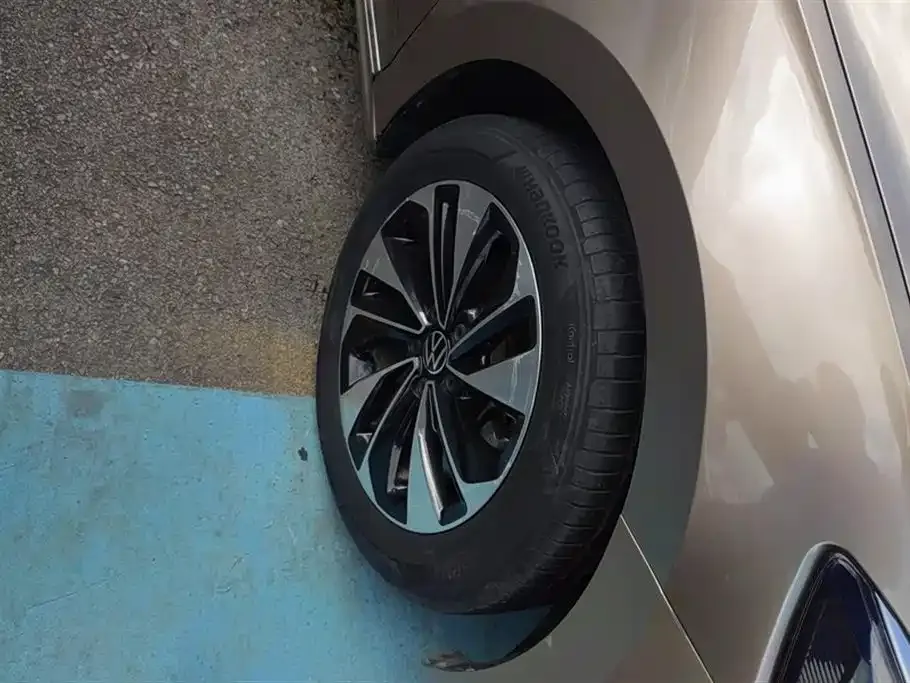 Volkswagen Passat — фото 6