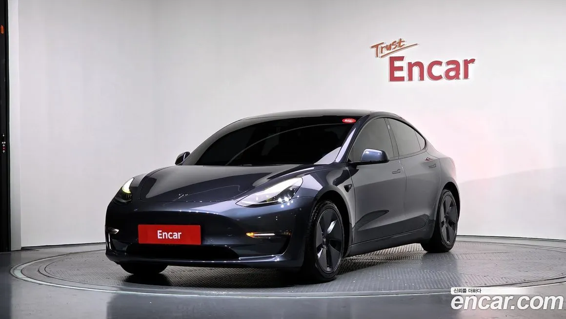 Tesla Model 3 — фото 1