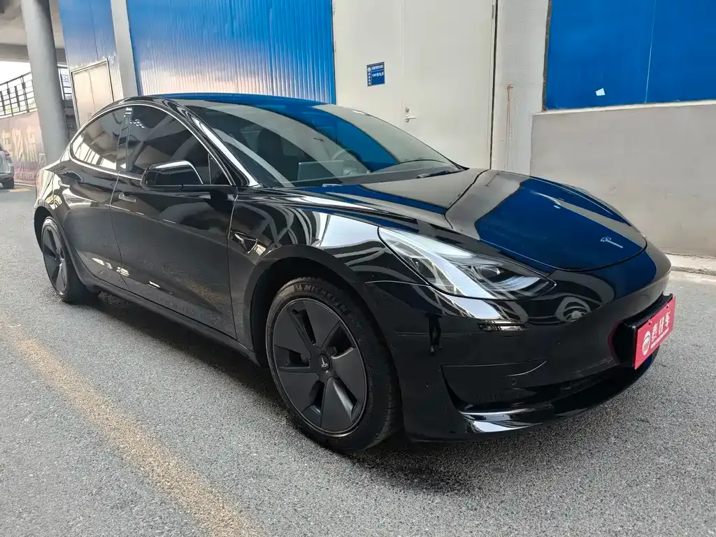 Tesla Model 3 — фото 3