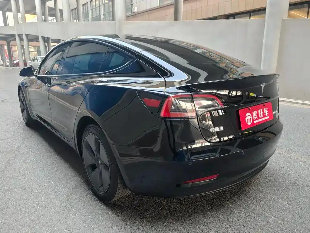Tesla Model 3 — фото 5