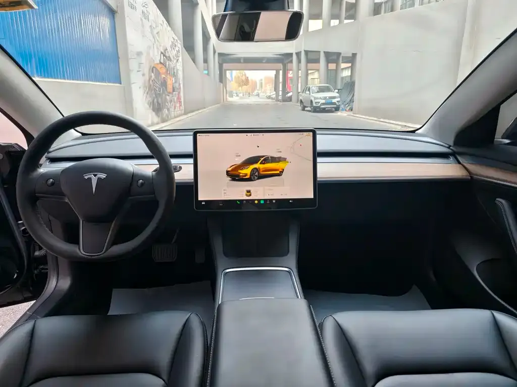 Tesla Model 3 — фото 8