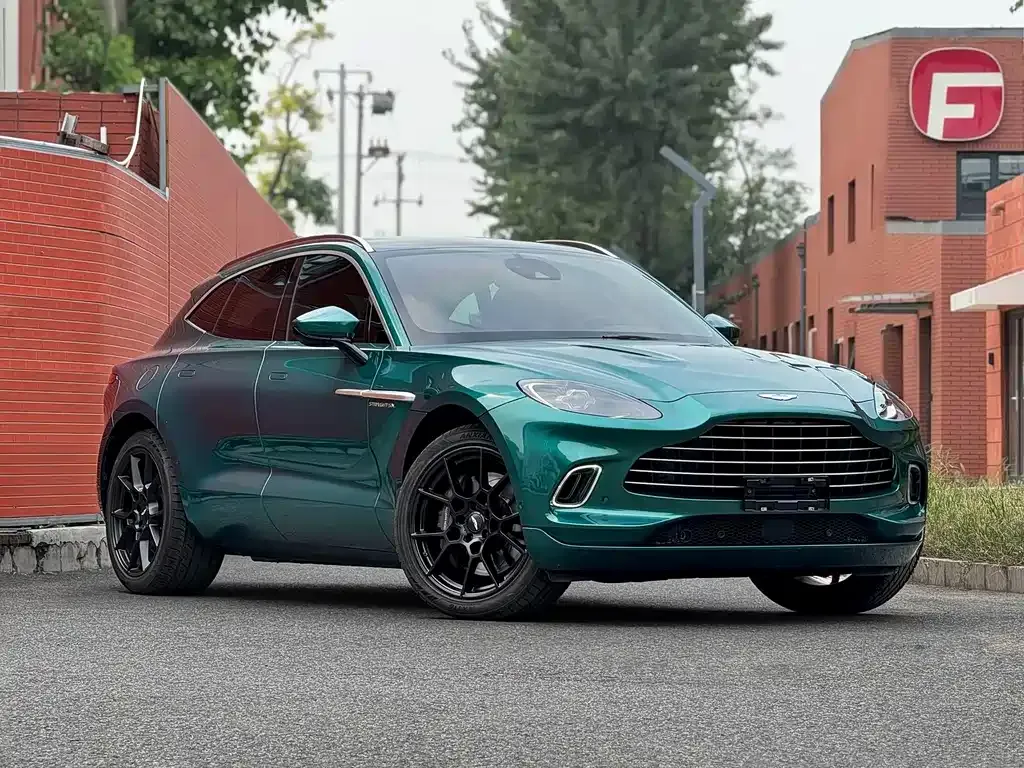 Aston Martin DBX — фото 3