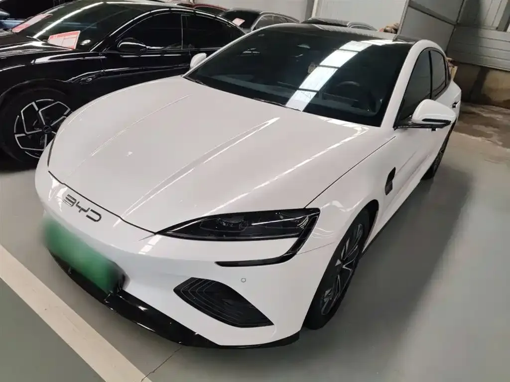 BYD Seal — фото 1