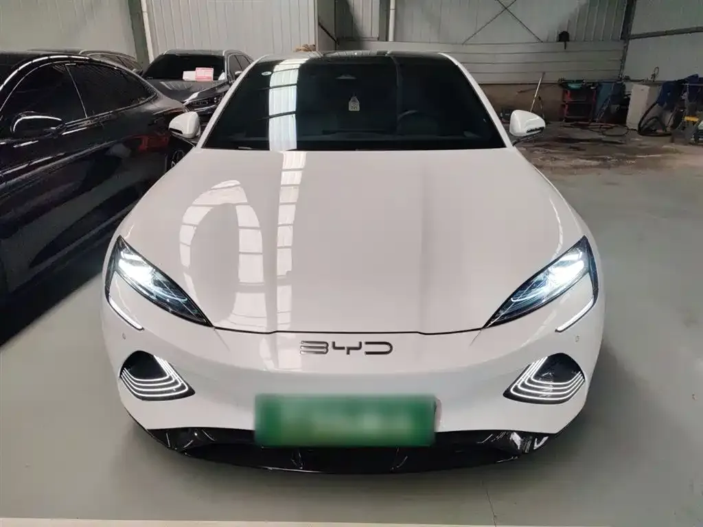 BYD Seal — фото 3