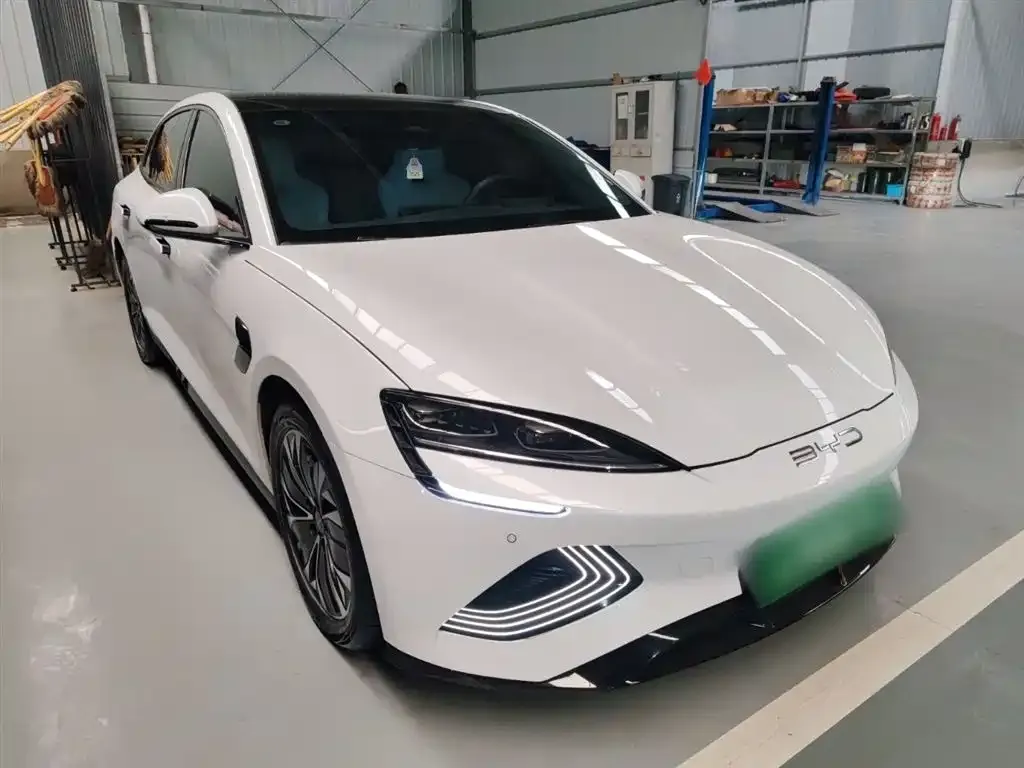 BYD Seal — фото 4