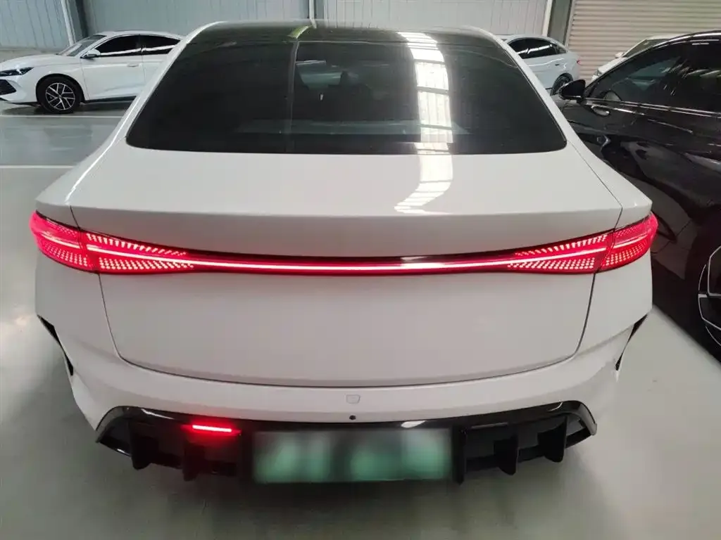 BYD Seal — фото 6