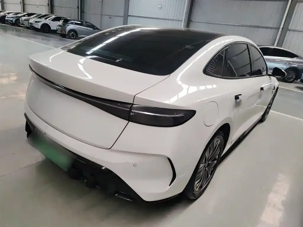BYD Seal — фото 7