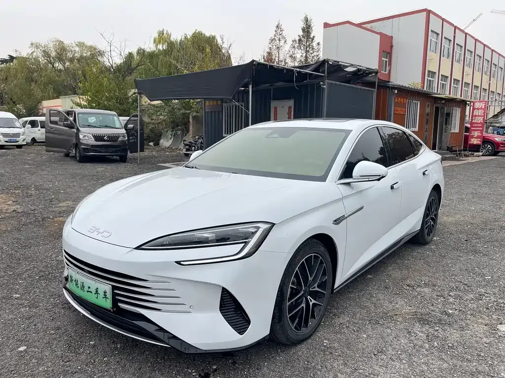 BYD Seal — фото 1