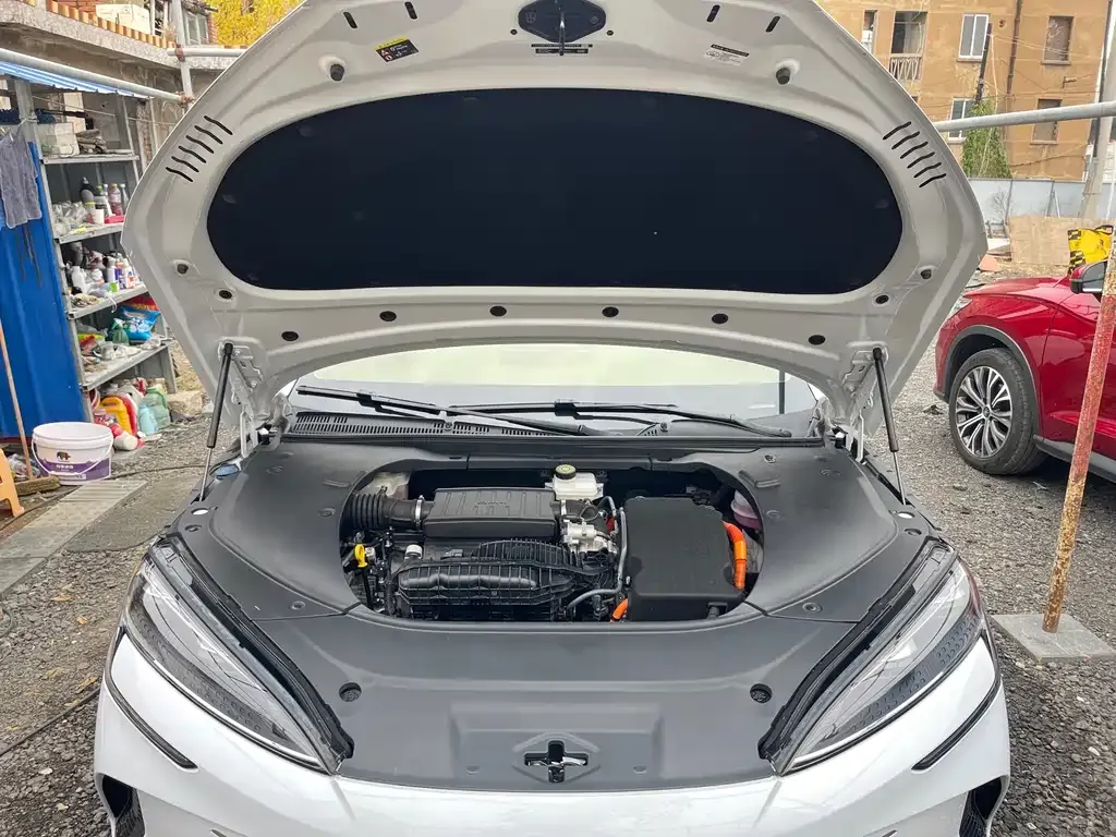BYD Seal — фото 10