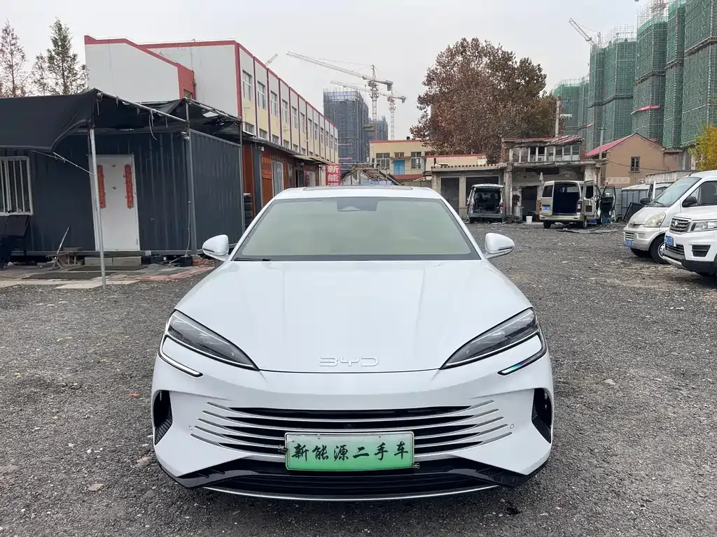 BYD Seal — фото 2