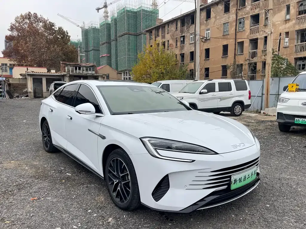 BYD Seal — фото 3