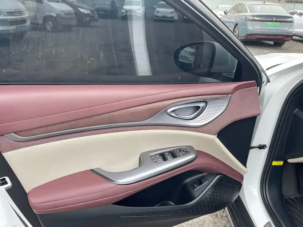 BYD Seal — фото 4
