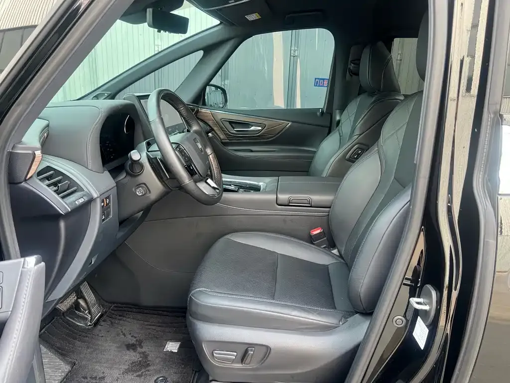 Toyota Vellfire — фото 3