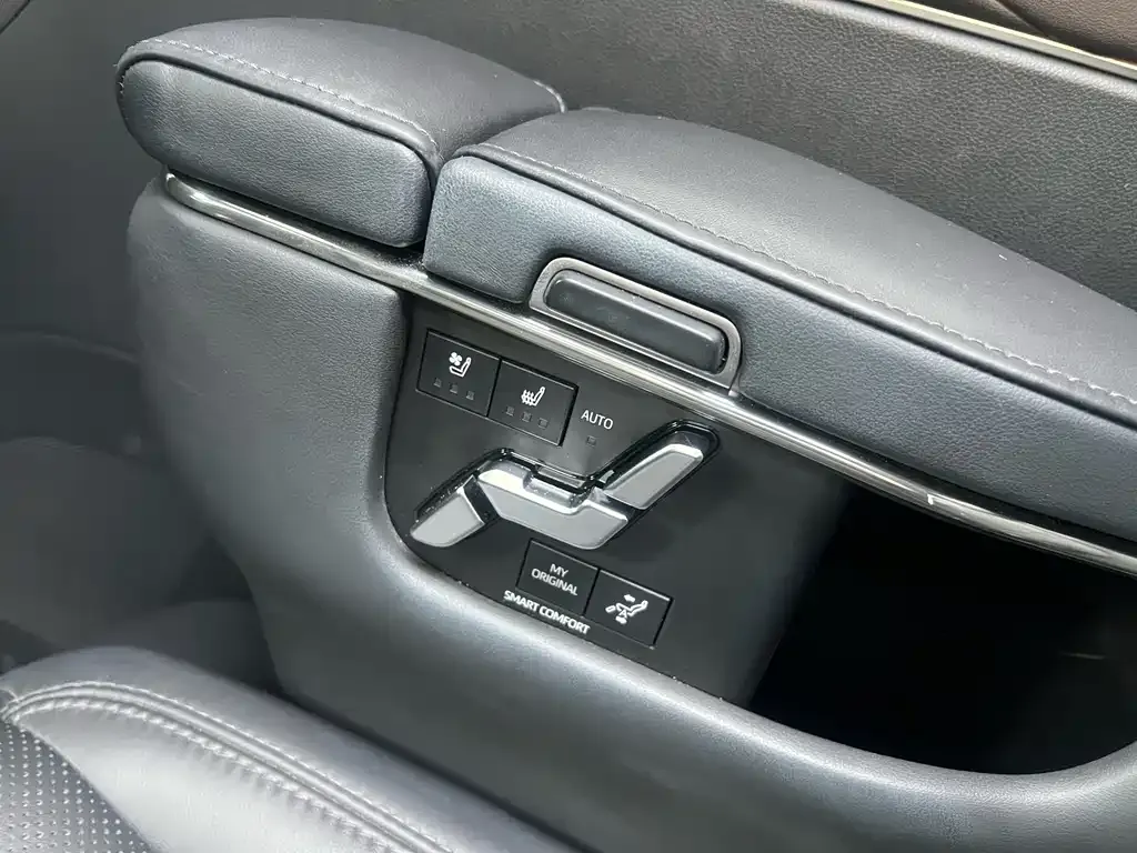 Toyota Vellfire — фото 6