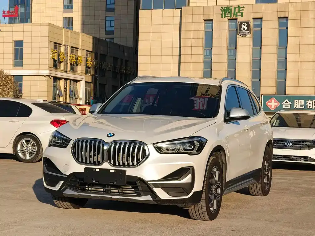 BMW X1 — фото 1