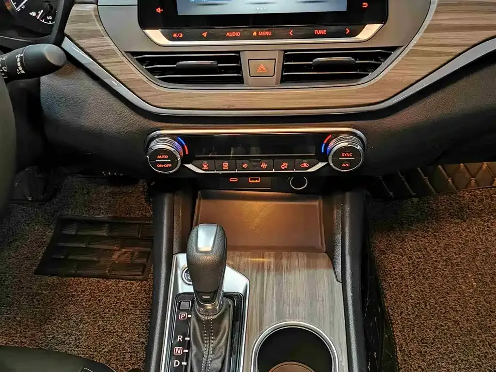 Nissan Teana — фото 10