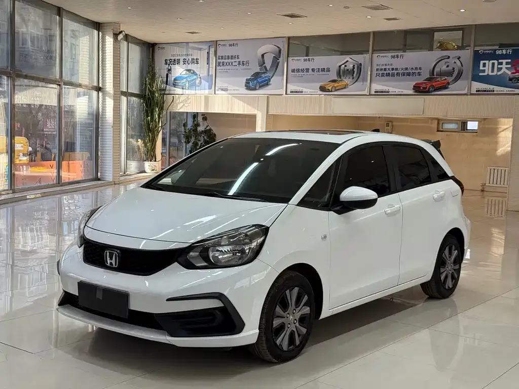Honda Fit — фото 1