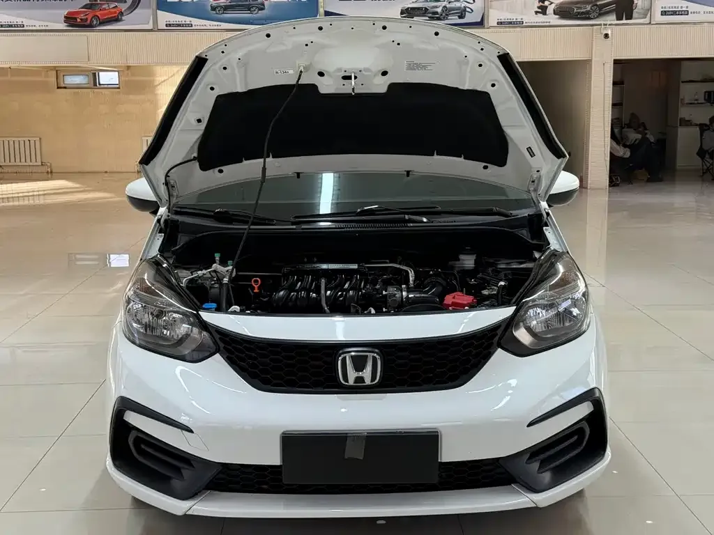 Honda Fit — фото 7