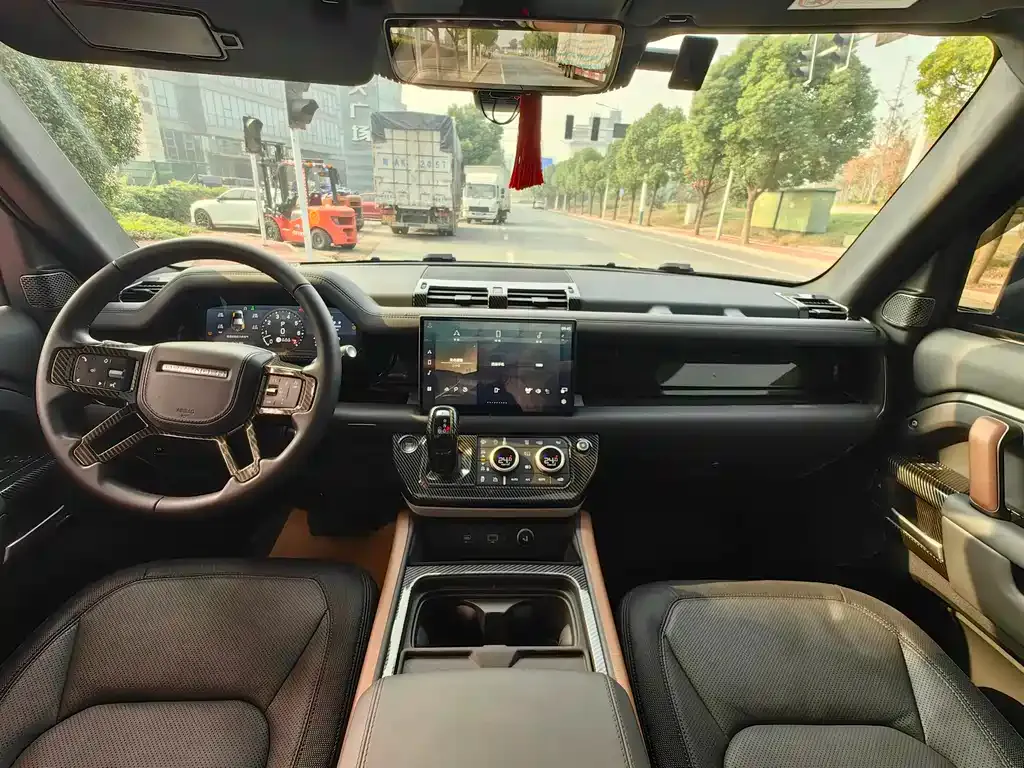 Land Rover Defender — фото 10