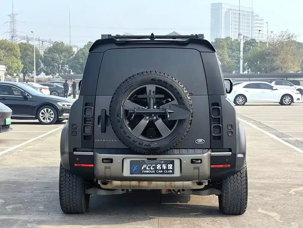 Land Rover Defender — фото 4