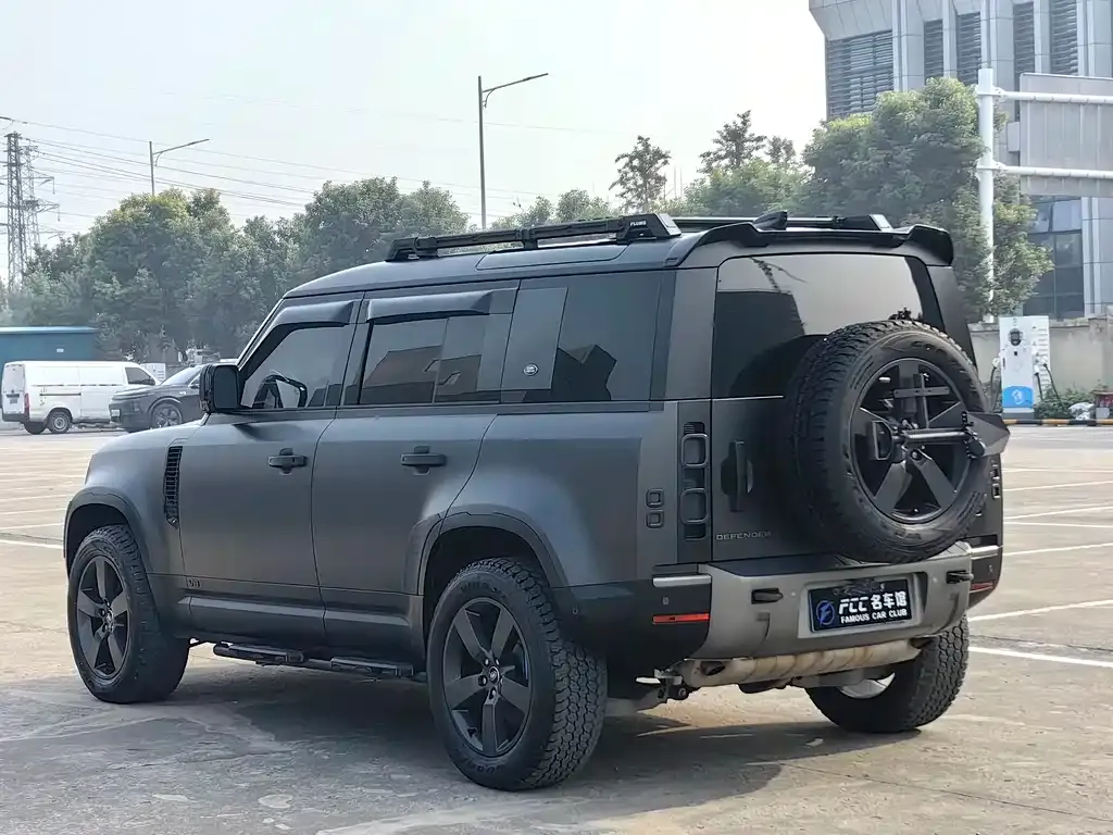 Land Rover Defender — фото 6