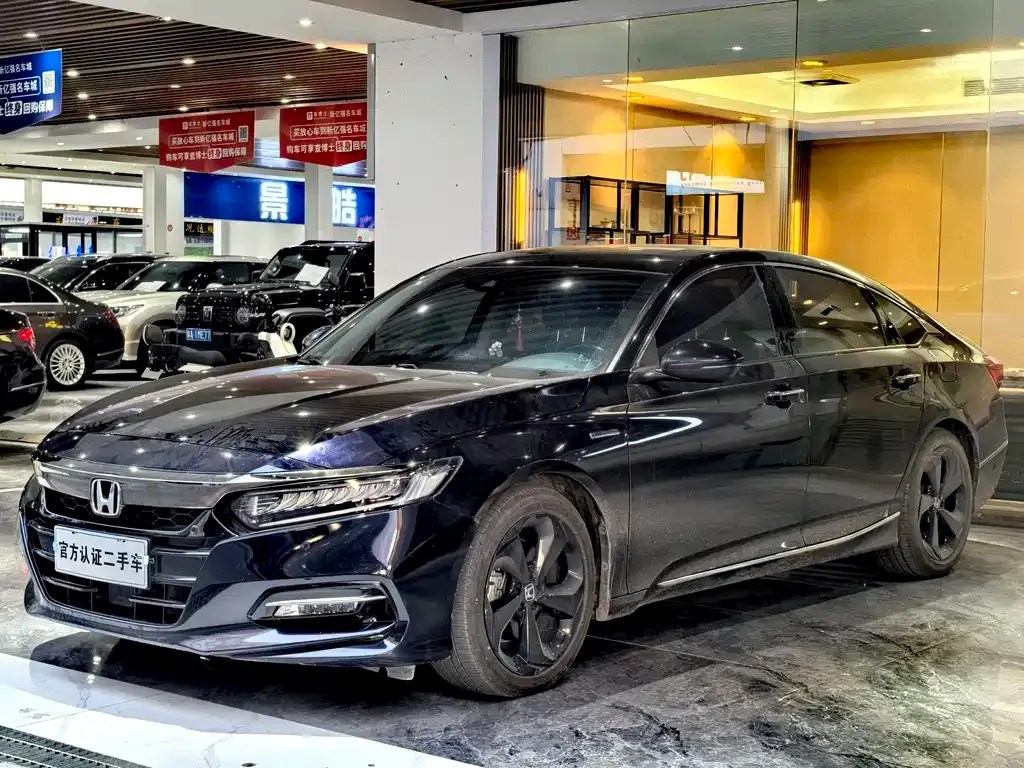 Honda Accord — фото 1