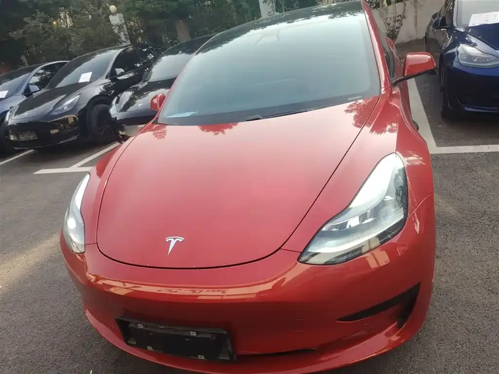 Tesla Model 3 — фото 3