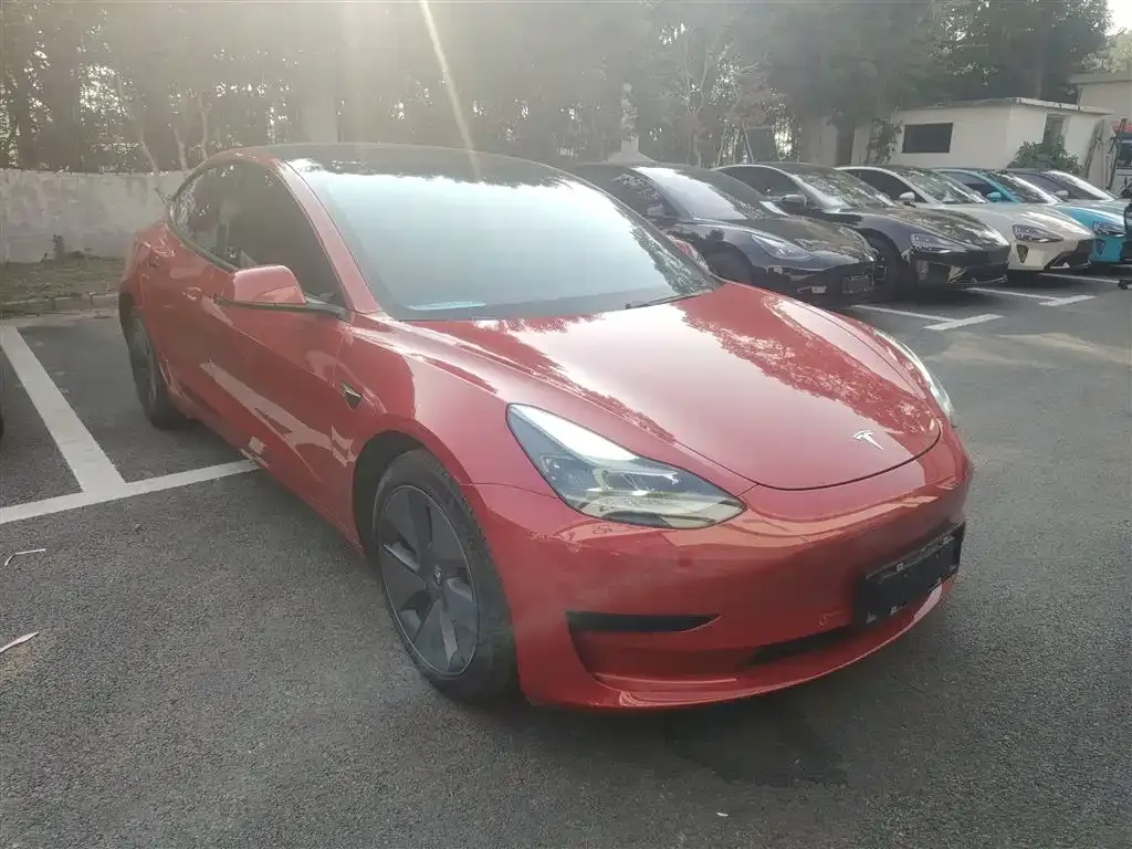 Tesla Model 3 — фото 4