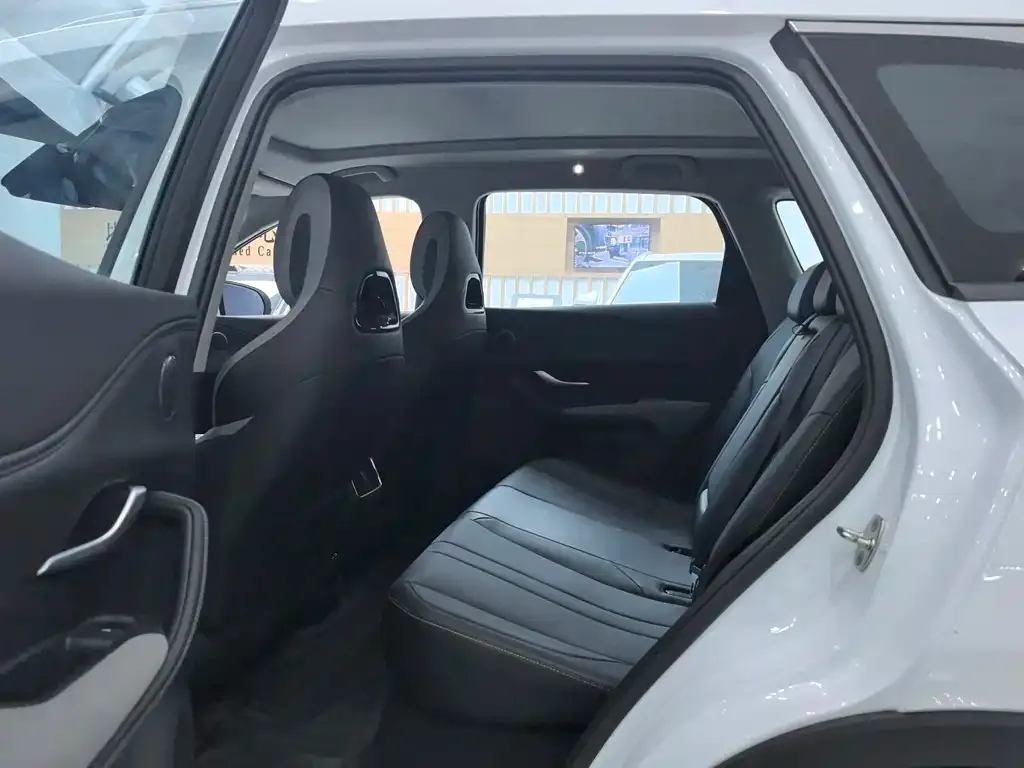 BYD Seal 05 DM-i — фото 8