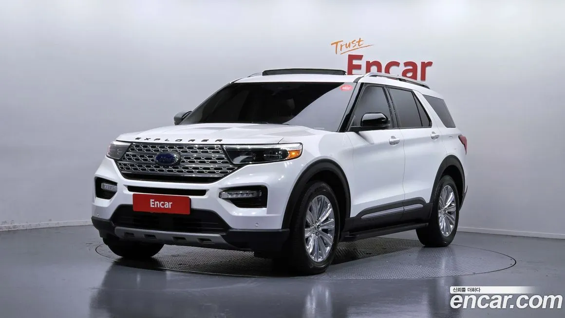 Ford Explorer — фото 1