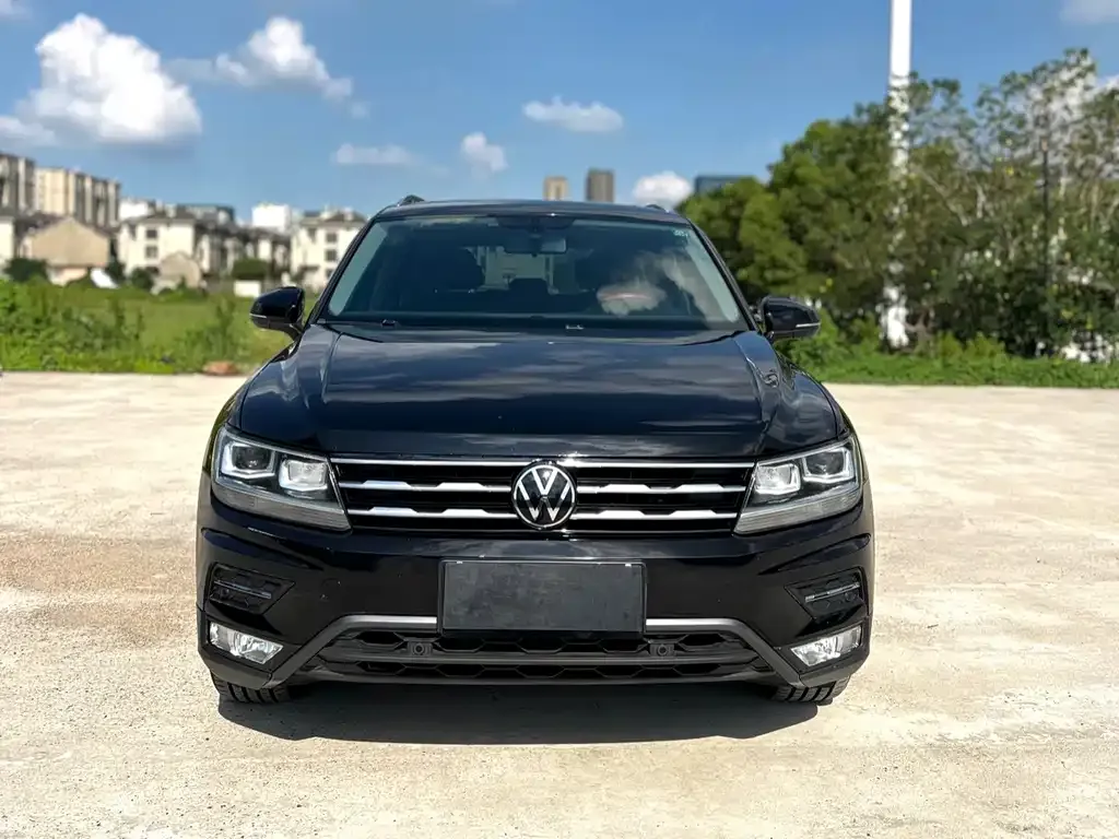 Volkswagen Tiguan L — фото 2