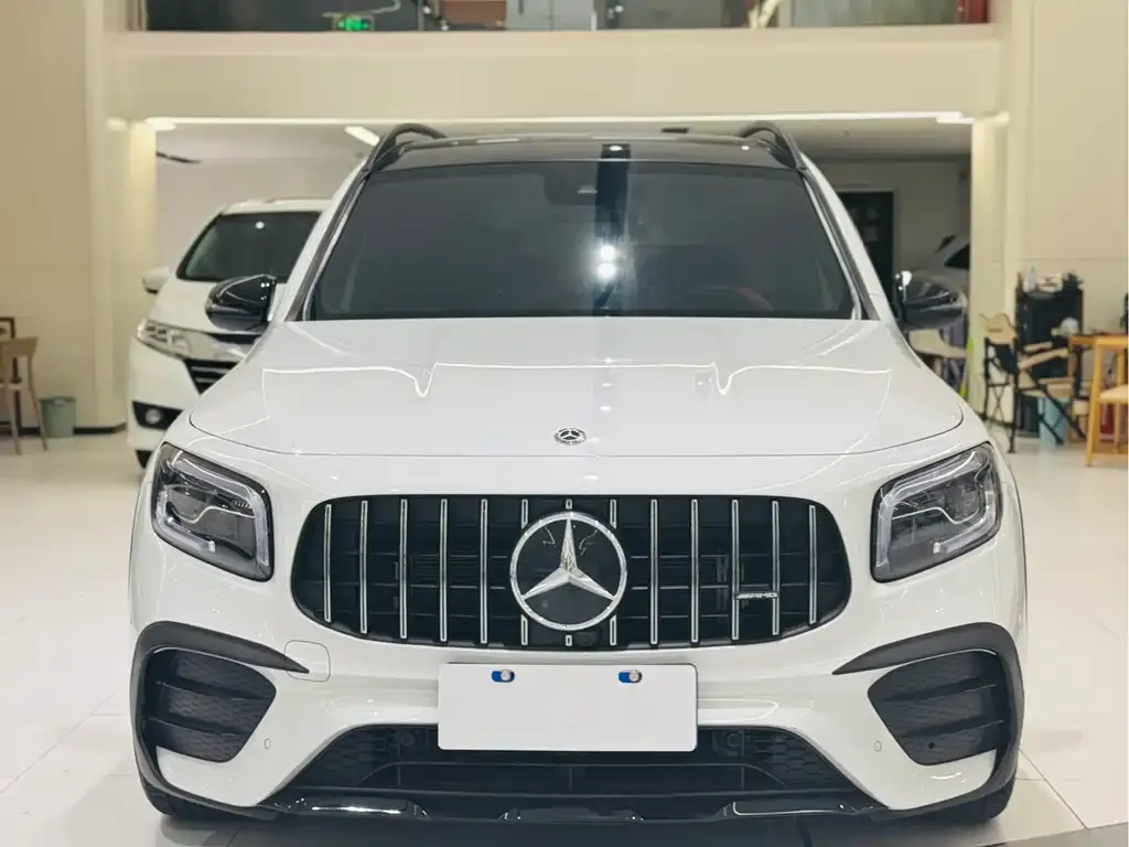 Mercedes-Benz GLB AMG — фото 2