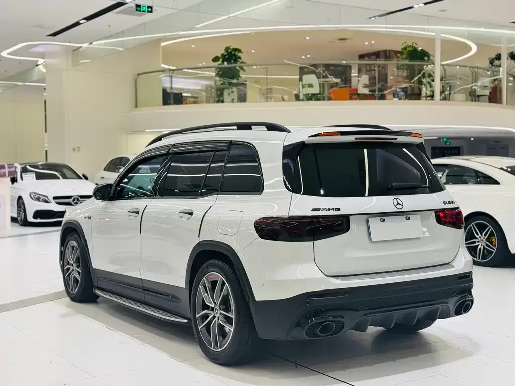 Mercedes-Benz GLB AMG — фото 9