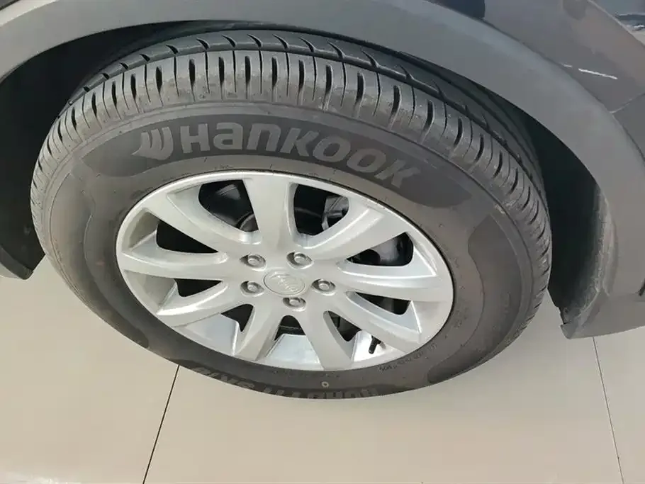 Buick Envision Plus — фото 6