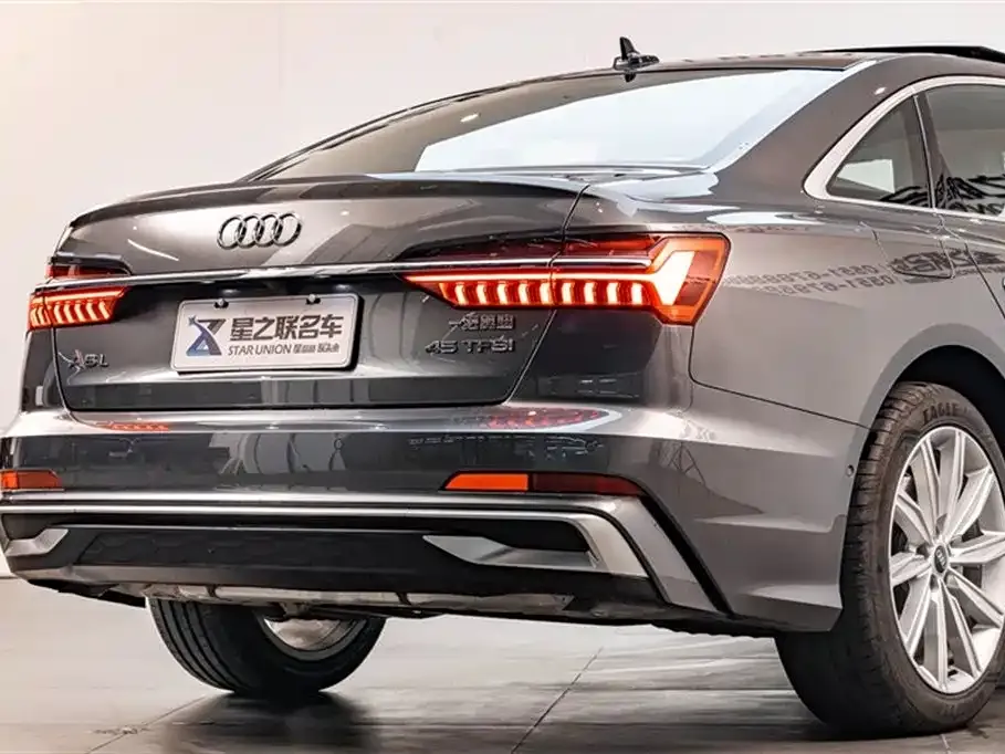 Audi A6L — фото 8