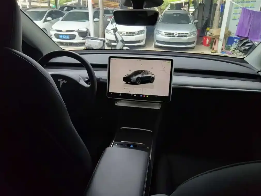 Tesla Model Y — фото 5