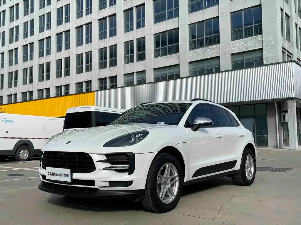 Porsche Macan — фото 1