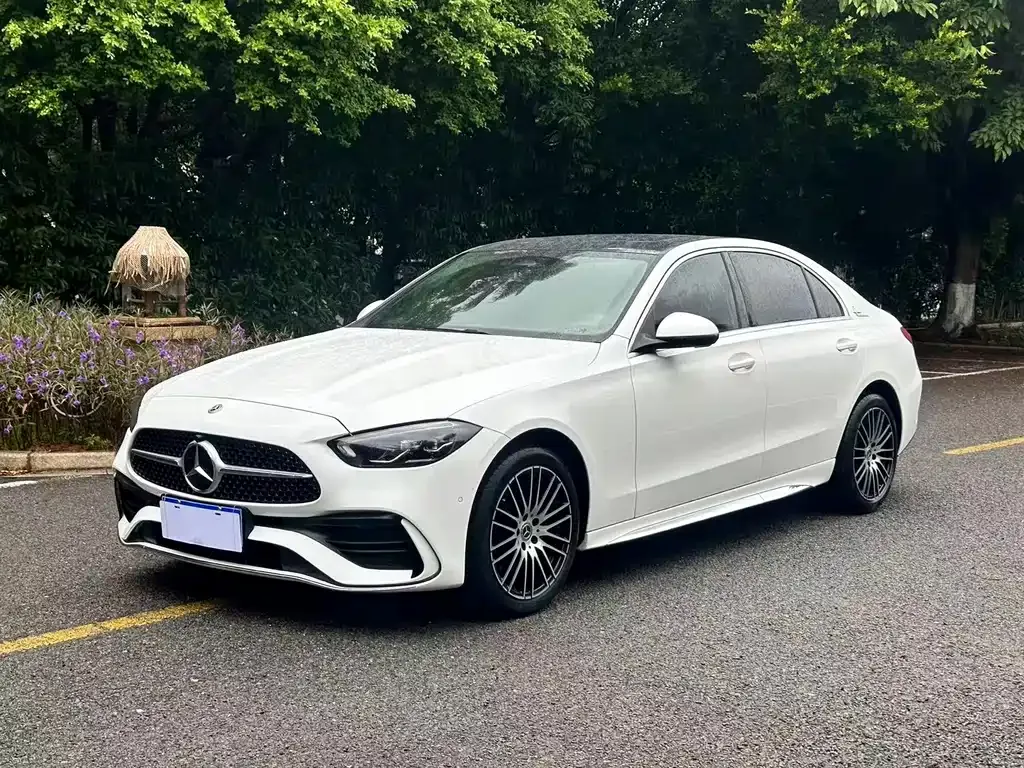 Mercedes-Benz C-Class — фото 1