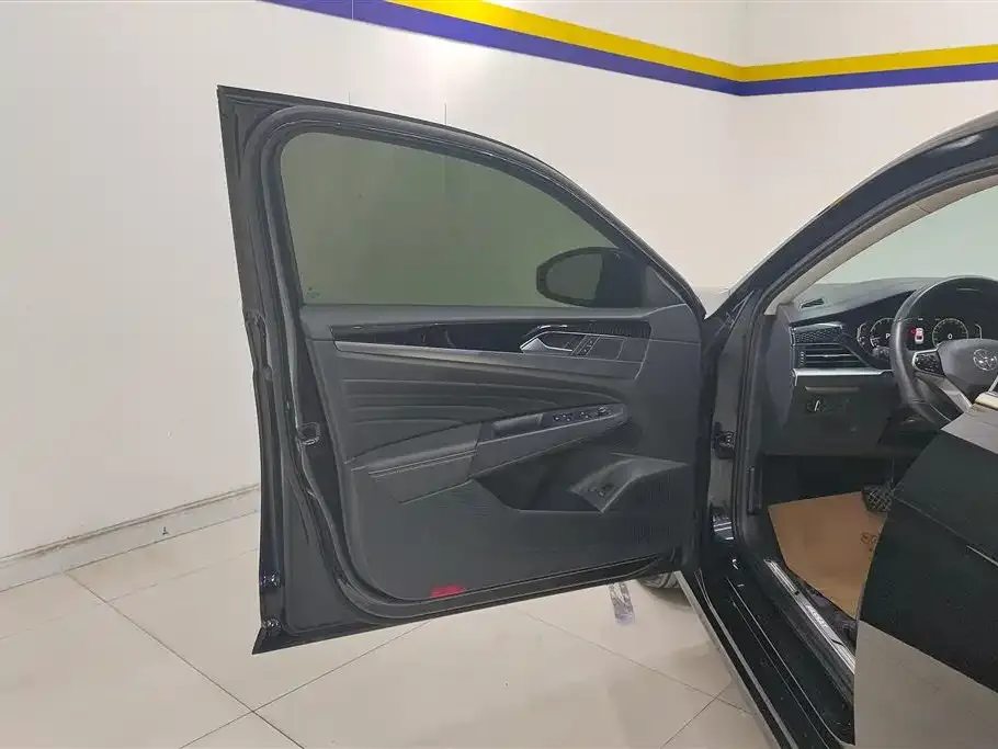 Volkswagen Passat — фото 7