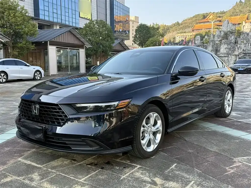 Honda Accord — фото 1