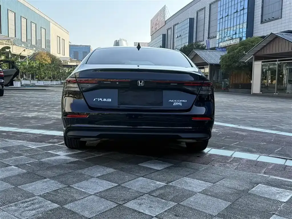 Honda Accord — фото 10