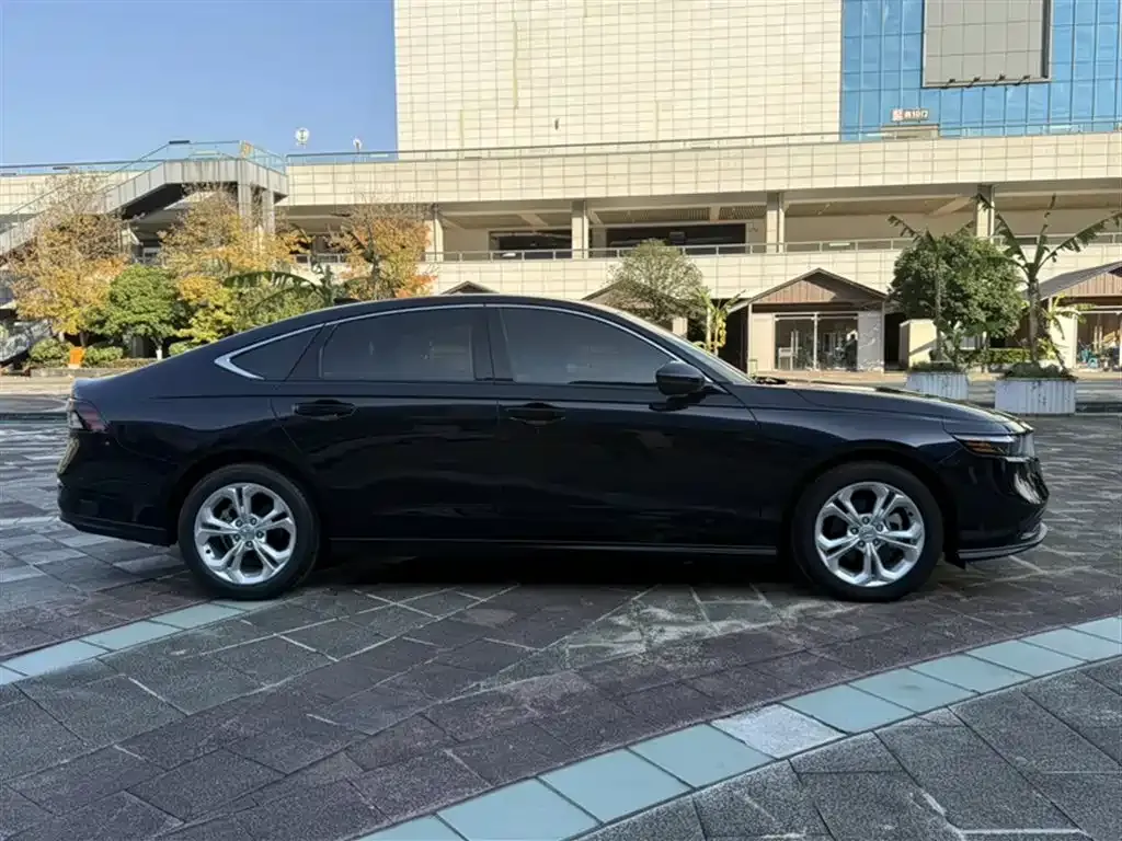 Honda Accord — фото 9