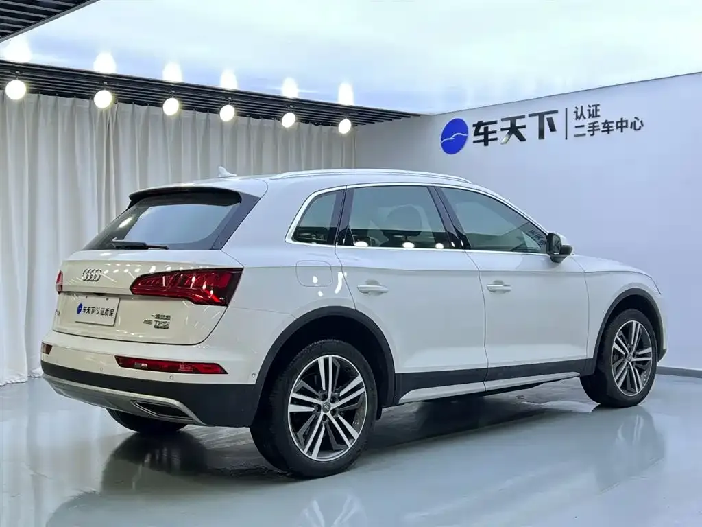 Audi Q5L — фото 3