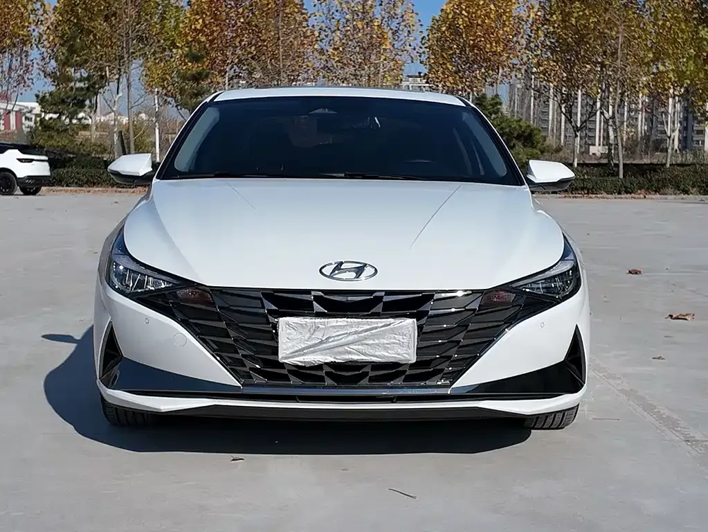 Hyundai Elantra — фото 2