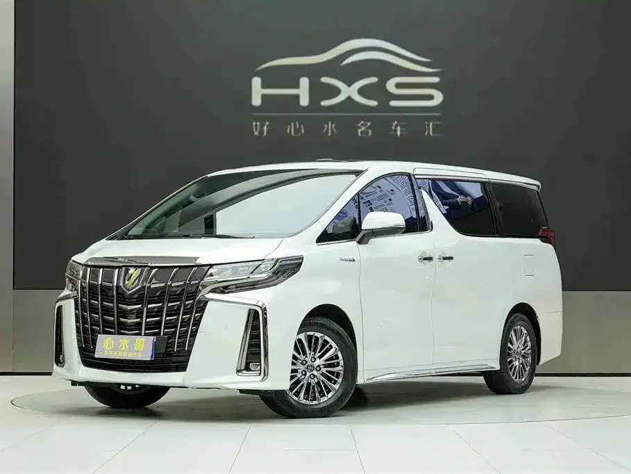 Toyota Alphard — фото 1